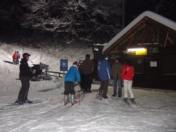 Skifahren bei Flutlicht am Skilift Beerfelden